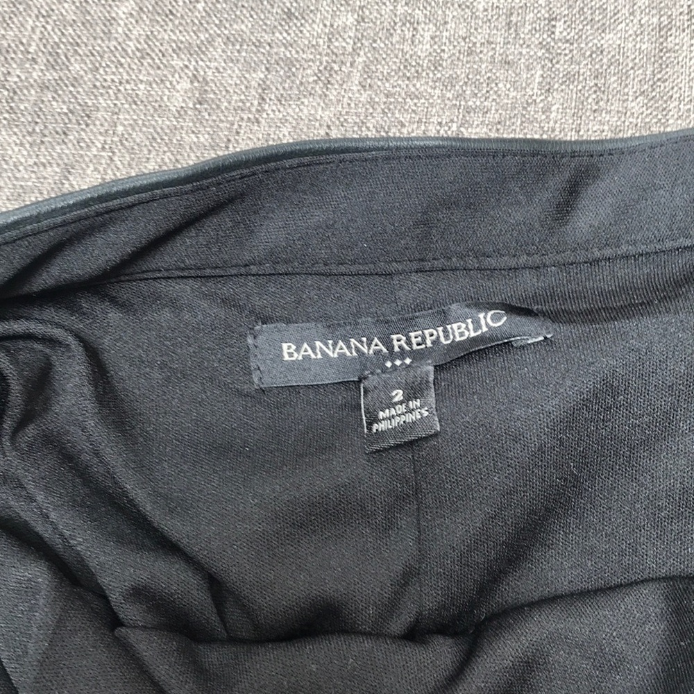 Cute black pleated BR maxi skirt size 2